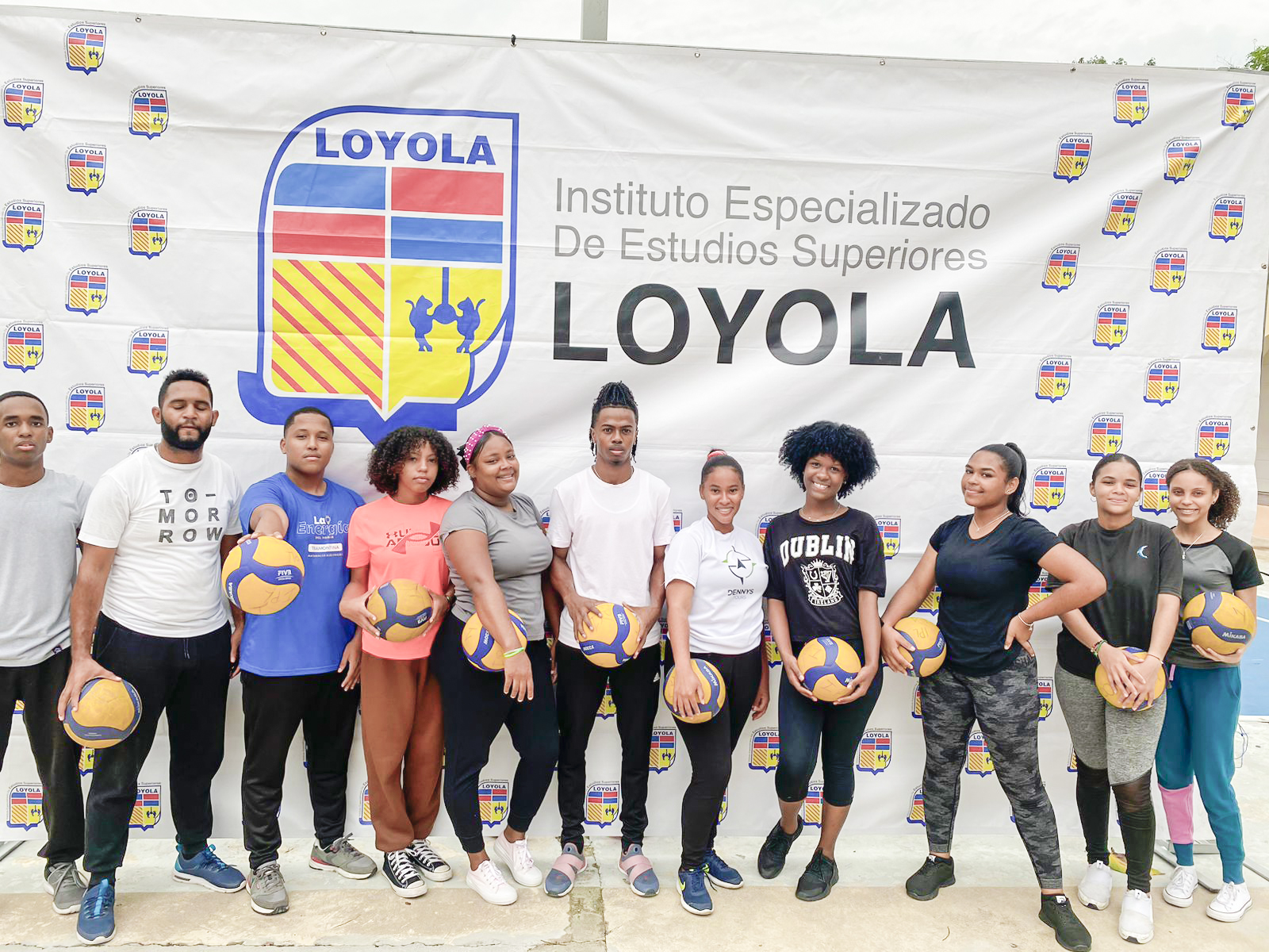 Cátedra de Humanidades del IEESL celebra Cierre Deportivo con un partido de voleibol