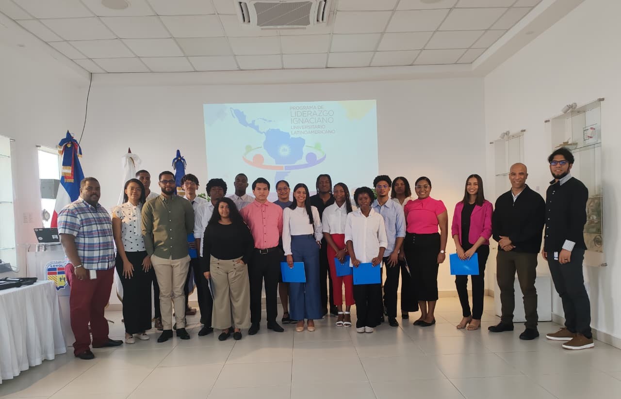 IEESL certifica a estudiantes del PLIUL