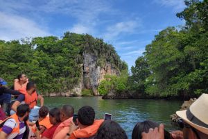  IEESL realiza ruta Histórica-Cultural en San Pedro y Hato Mayor