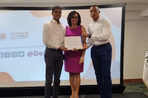 Estudiantes del IEESL obtienen 3er lugar en concurso del Defensor del Pueblo