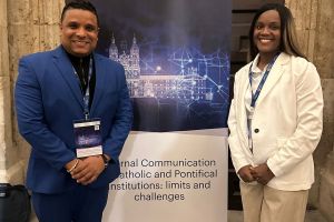 IEESL participa en congreso internacional de Comunicación en España