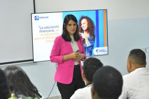 Centro de Emprendimiento desarrolla charla sobre educación financiera