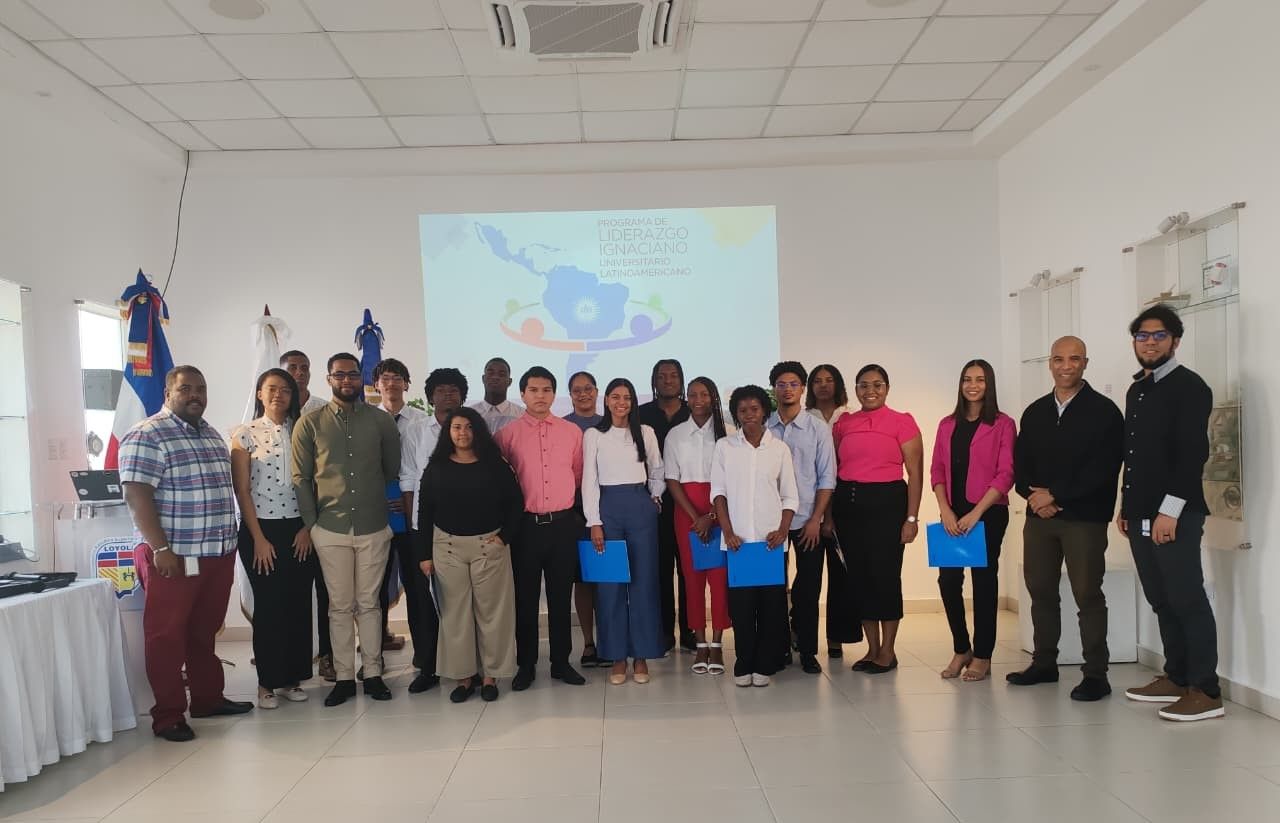 IEESL certifica a estudiantes del PLIUL