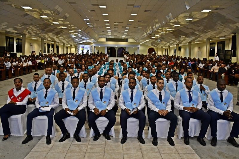 Loyola gradúa 114 nuevos ingenieros al servicio del país