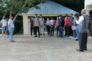Estudiantes del IEESL visitan Hogar Crea Dominicano 