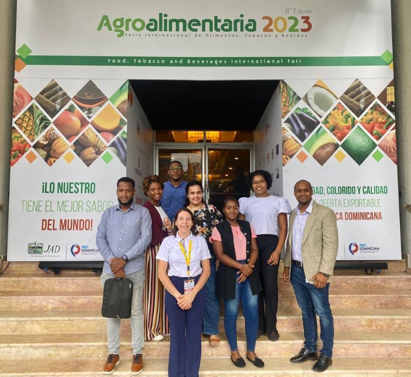 Docentes y estudiantes del IEESL participan en 8va edición de la Feria Agroalimentaria 2023