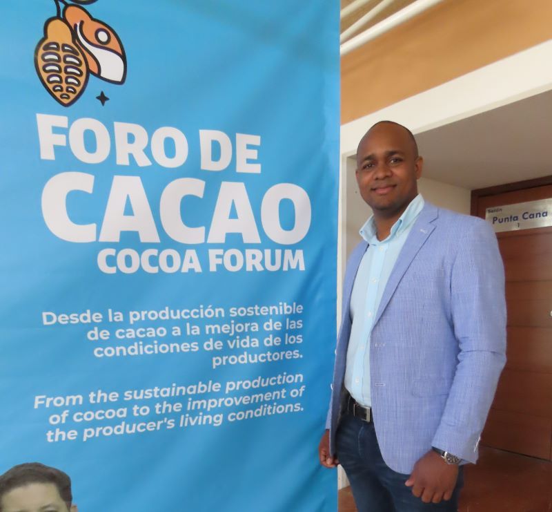 Coordinador del IEESL participa en Foro Internacional de Cacao