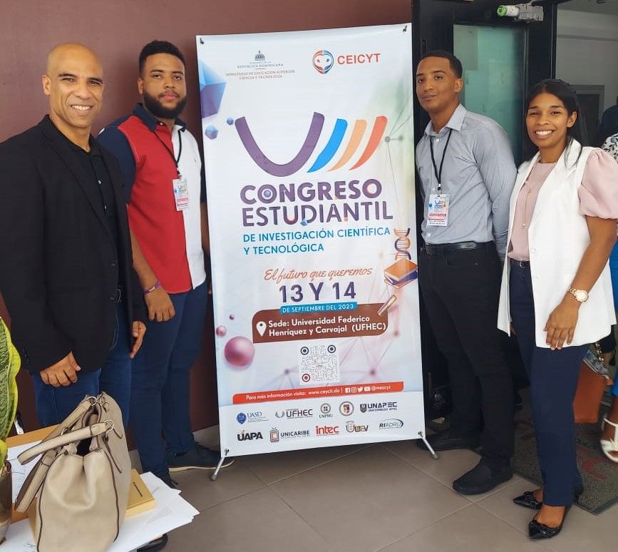 Estudiantes del IEESL participan en congreso de investigación
