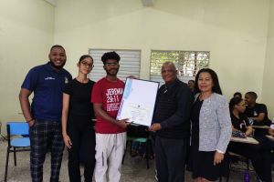 Coordinador de la Cátedra de Humanidades del IEESL es reconocido por el Centro UASD San Cristóbal